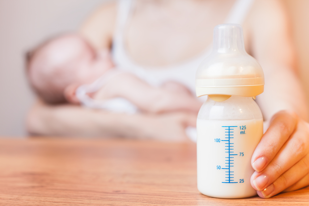 Breastfeeding? Studies Show That New Moms Can Still Have That Occasional Drink