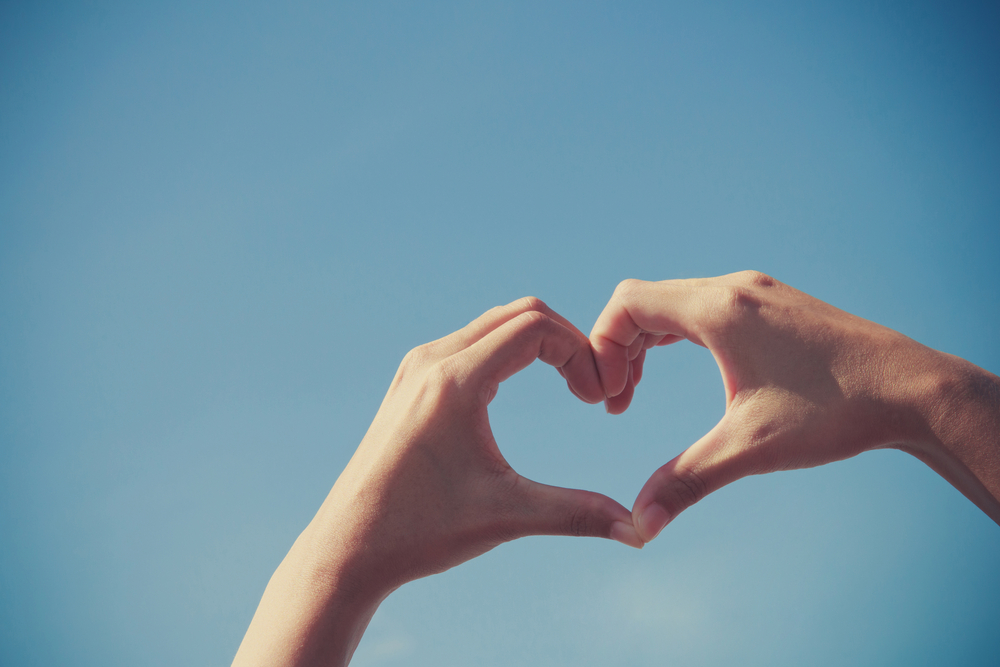 Your Guide to Understanding the 5 Different Ways People Give and Receive Love