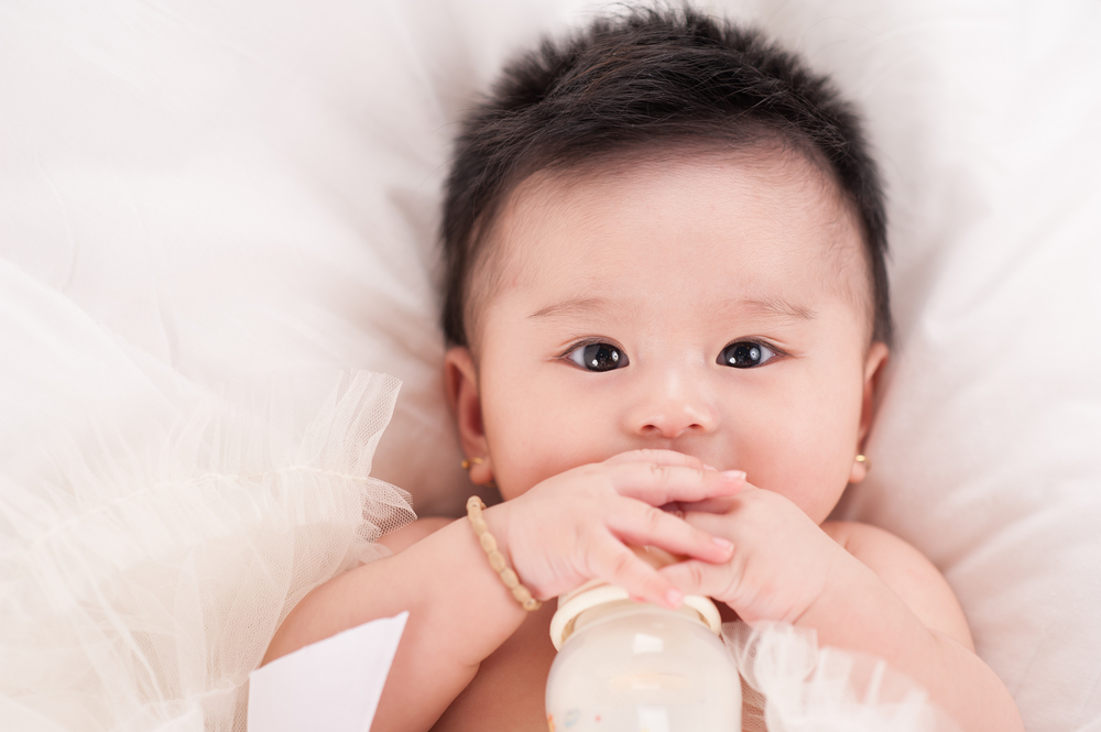 These Moms Want to Stop Being Shamed for Bottle-Feeding